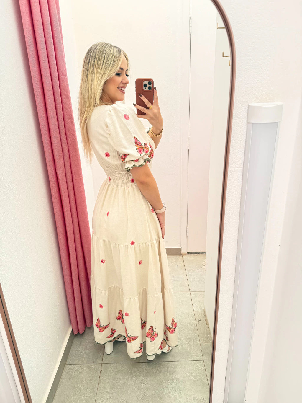 VESTIDO PRINCESA EM LINHO BORDADO BORBOLETAS