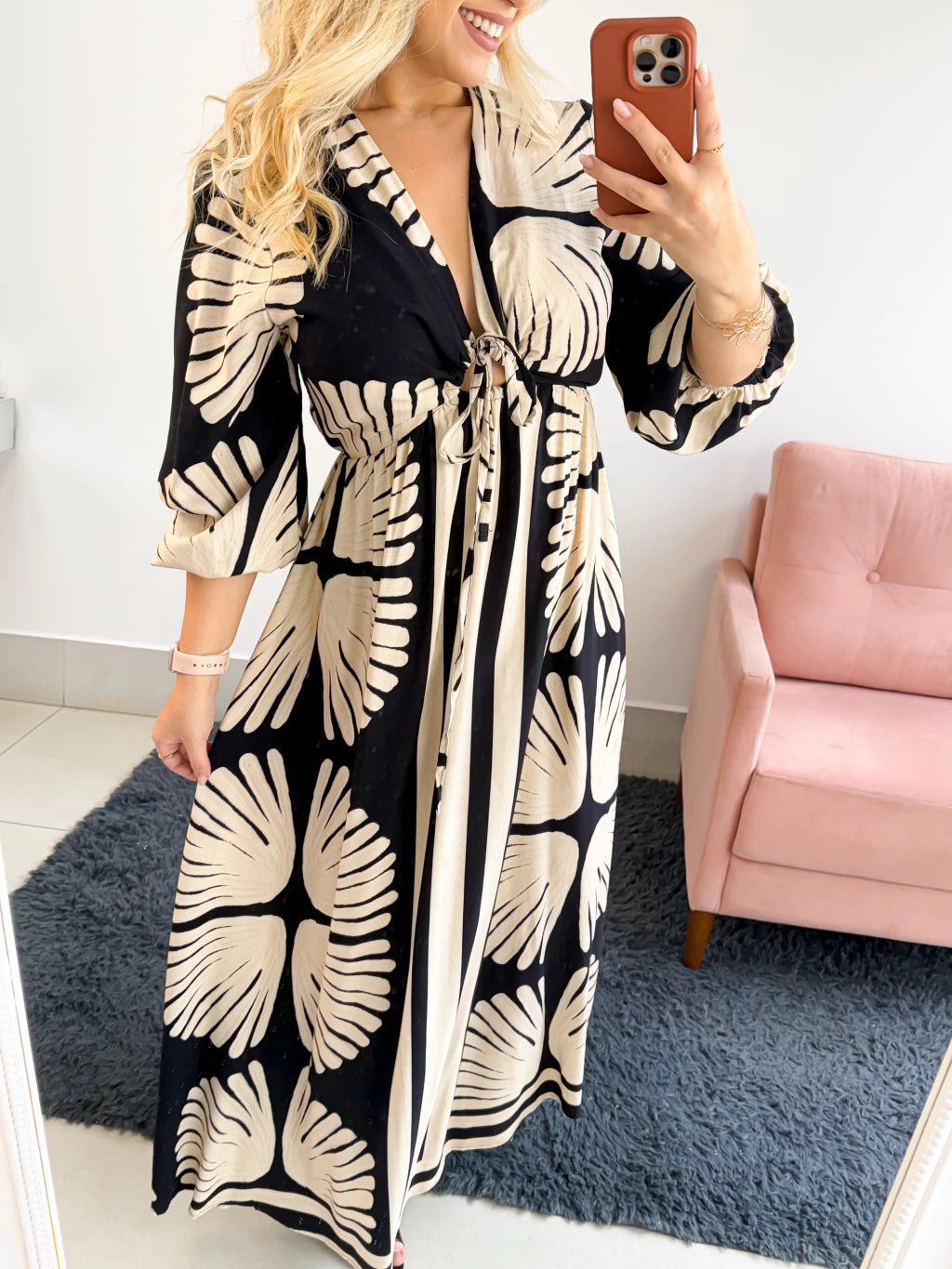 Vestido preto e palha
