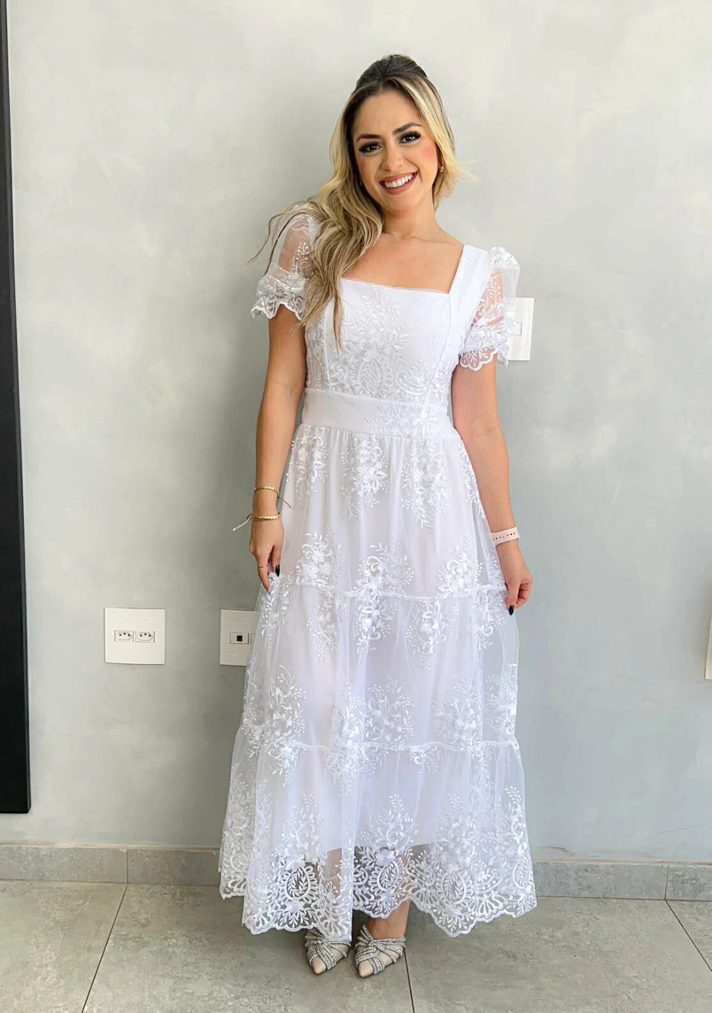 VESTIDO PRINCESA TULE BORDADO