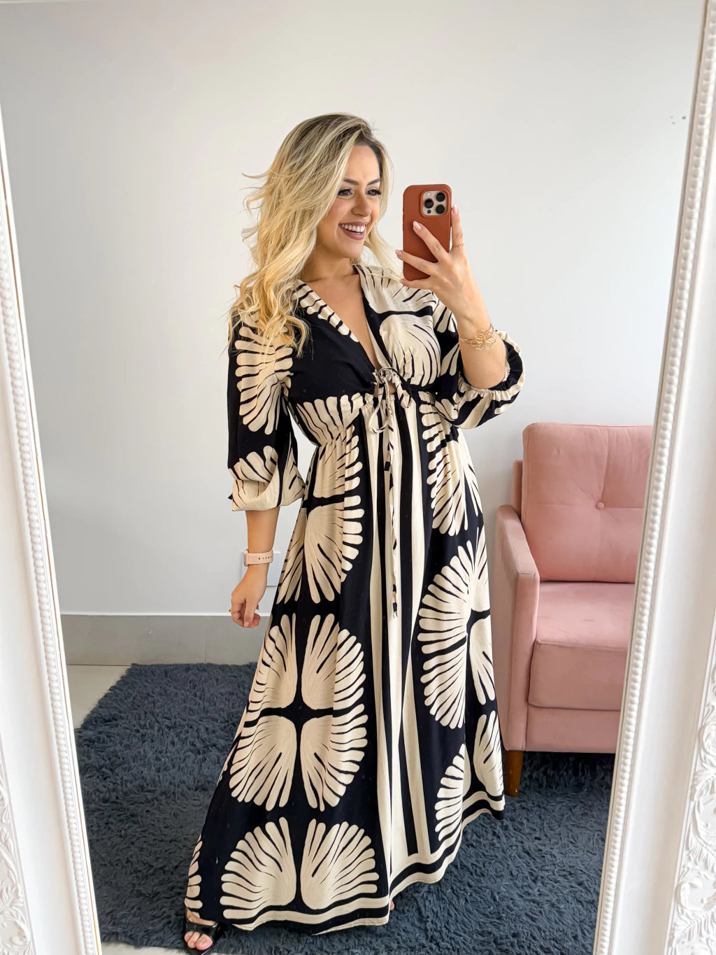Vestido preto e palha